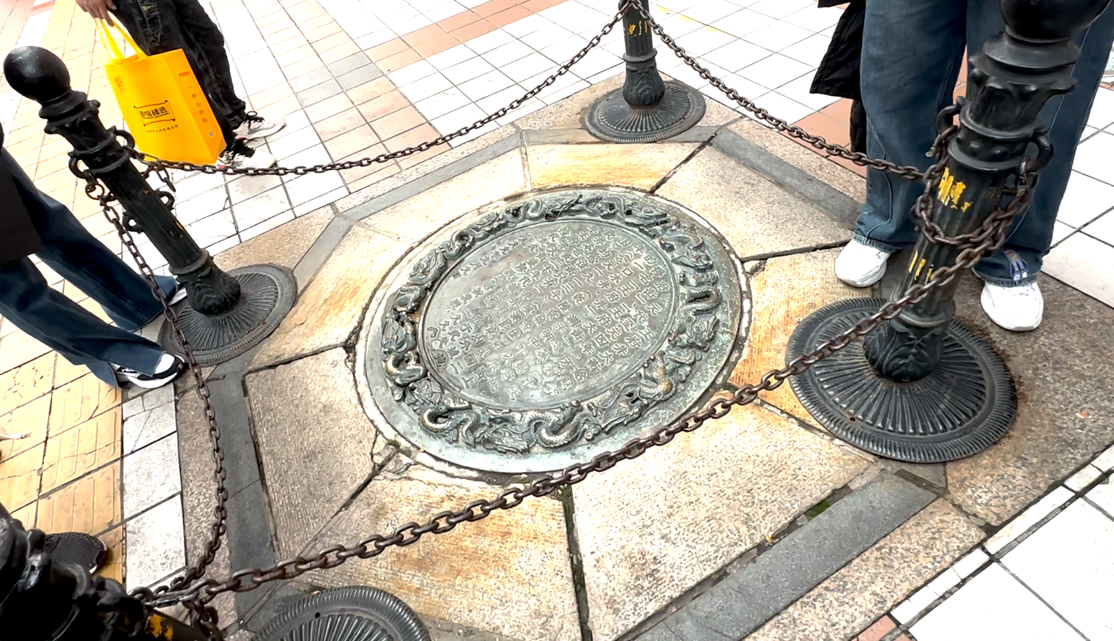 Wangfujing Street 王府井大街 (Wángfǔjǐng Dàjiē): Beijing’s Timeless Avenue of Traditions and Surprises