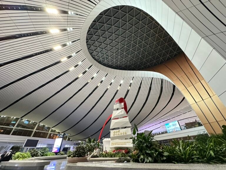 Beijing Daxing Airport Departure Lounge Guide: Restaurants, Facilities & Why It’s Worth Arriving Early