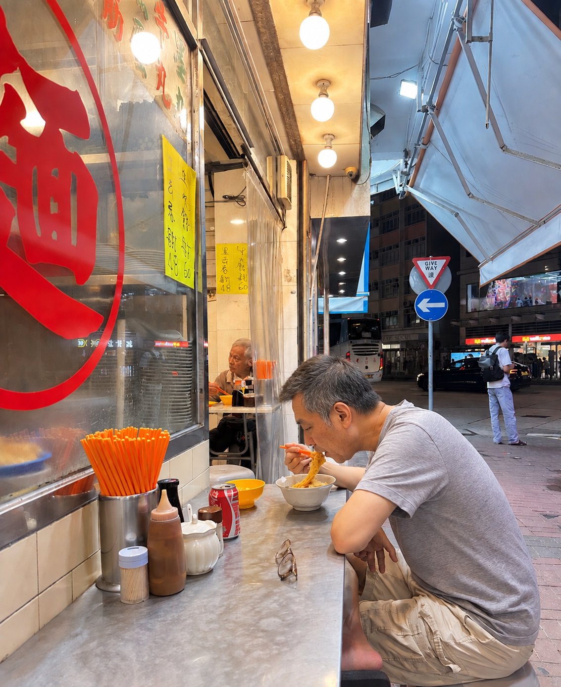 Experience Local Hong Kong, Eat Like a Local: Why Dad Loves Staying in Mong Kok (旺角), Kowloon (九龍)